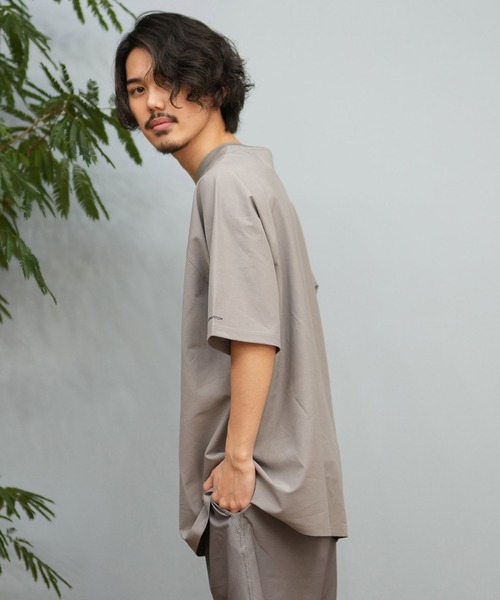 Hurley (ハーレー)の「Hurley/ハーレー 水着 ラッシュガード 半袖 Tシャツ 撥水 水陸両用 MUSS251089(ラッシュガード・メンズ・グレイッシュベージュ/ホワイト/ブラック/グレイッシュブルー・XL/L/M)」の19枚目の写真