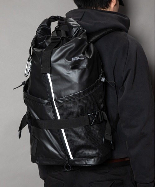 MAKAVELIC(マキャベリック)の「Unit Roll Top Mountain Backpack(バックパック/リュック・メンズ・ブラック・ONESIZE)」の19枚目の写真