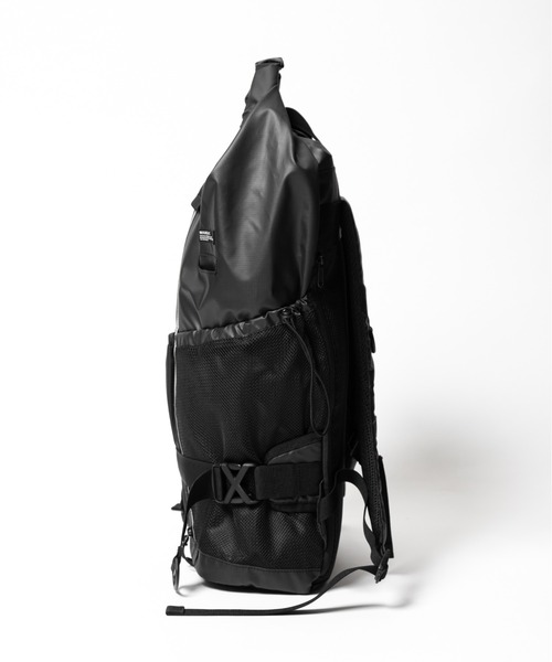 MAKAVELIC(マキャベリック)の「Unit Roll Top Mountain Backpack(バックパック/リュック・メンズ・ブラック・ONESIZE)」の4枚目の写真