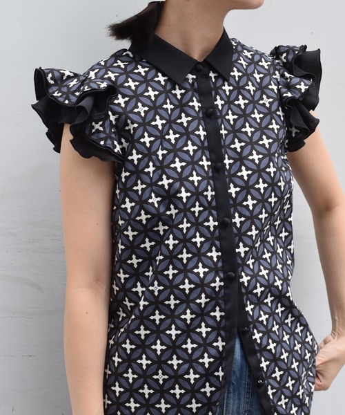 DRESSTERIOR(ドレステリア)の「◆【大人百花春号掲載 モデル美香さん着用】オーバーラップウィングスリーブブラウス(シャツ/ブラウス・レディース・ネイビー系/ベージュ系・34/36/38)」の5枚目の写真