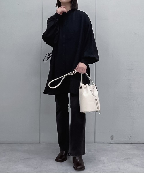 &soiree(アンドソワレ)の「【&soiree】サイドリボンツイルブラウス(シャツ/ブラウス・レディース・ブラック/ベージュ・MEDIUM)」の1枚目の写真