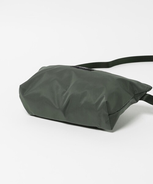 Steven Alan（スティーブンアラン）の「＜BAGSINPROGRESS＞ FANNYPACK CROSSBODY/バッグ（ショルダーバッグ・メンズ・オリーブ/ブラック・FREE）」の21枚目の写真