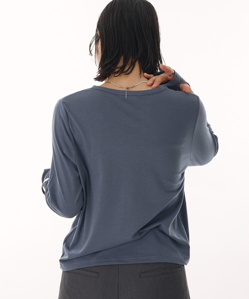 MUHET(ミュエータ)の「design long sleeve t-shirt / デザインロンT(Tシャツ/カットソー・レディース・ネイビー/ピンク/グレイッシュベージュ・FREE)」の14枚目の写真