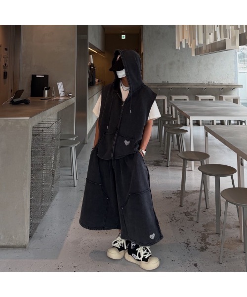 パンツ LAYERED SWEAT SHORTS Black C2H4 Ruin Distressed Sweat Shorts | SVD