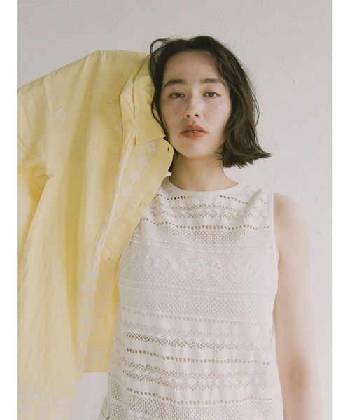 FIKA.(フィーカ)の「Ethnic embroidered shirt(シャツ/ブラウス・レディース・ブラック/オフホワイト/イエロー・MEDIUM)」の7枚目の写真