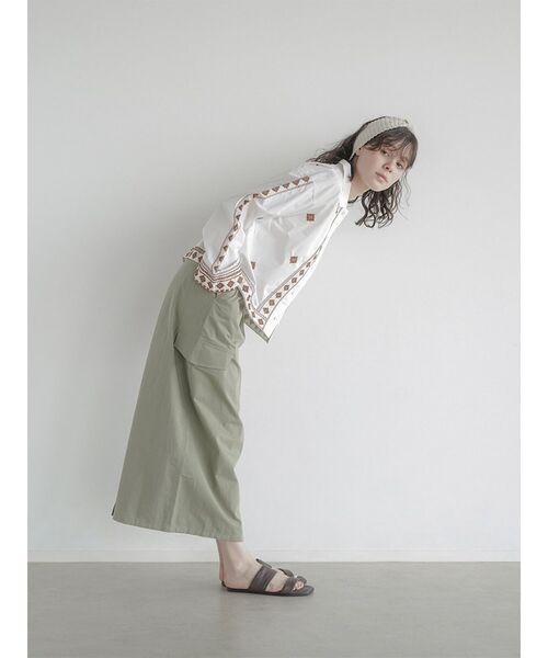 FIKA.(フィーカ)の「Ethnic embroidered shirt(シャツ/ブラウス・レディース・ブラック/オフホワイト/イエロー・MEDIUM)」の19枚目の写真