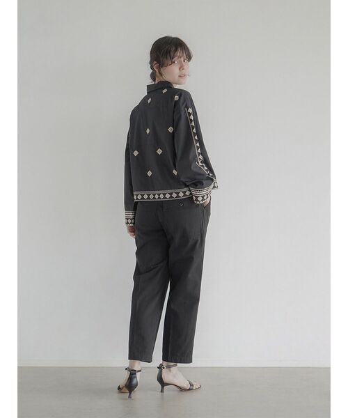 FIKA.(フィーカ)の「Ethnic embroidered shirt(シャツ/ブラウス・レディース・ブラック/オフホワイト/イエロー・MEDIUM)」の14枚目の写真