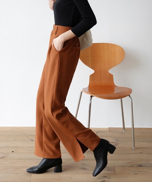 urge：（アージコロン ）の「【URGE:】シルエット フレア スリット パンツ（スラックス・レディース・アイボリー/ブラック/ライトベージュ/チャコールグレー/ブラウン/ミント・SMALL/MEDIUM/LARGE）」の8枚目の写真