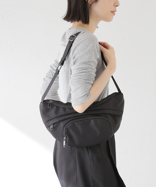 HVISK(ヴィスク)の「HVISK/ヴィスク JADE MATTE TWILL(ショルダーバッグ・レディース・ブラック・FREE)」の12枚目の写真