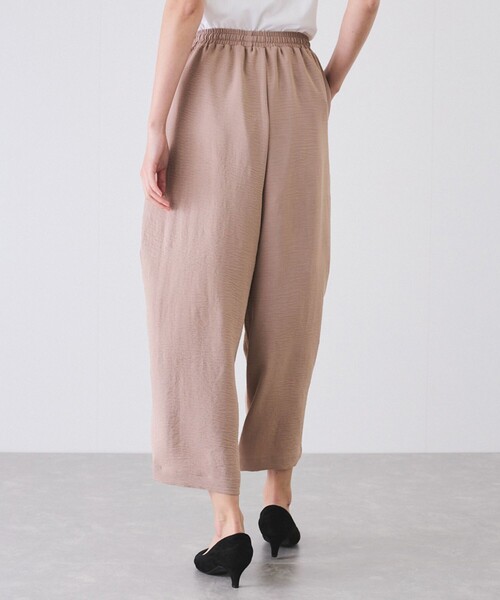 Jayro(ジャイロ)の「梨地マットサテンバレルレッグパンツ(その他パンツ・レディース・チャコールグレー/オフホワイト/ブルー/ブラック/ベージュ・M)」の9枚目の写真