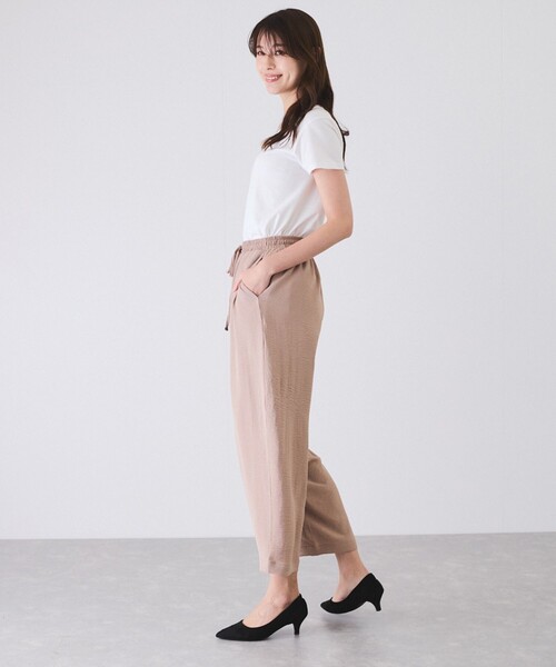 Jayro(ジャイロ)の「梨地マットサテンバレルレッグパンツ(その他パンツ・レディース・チャコールグレー/オフホワイト/ブルー/ブラック/ベージュ・M)」の12枚目の写真
