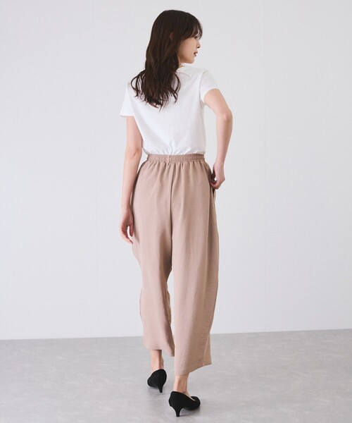 Jayro(ジャイロ)の「梨地マットサテンバレルレッグパンツ(その他パンツ・レディース・チャコールグレー/オフホワイト/ブルー/ブラック/ベージュ・M)」の13枚目の写真
