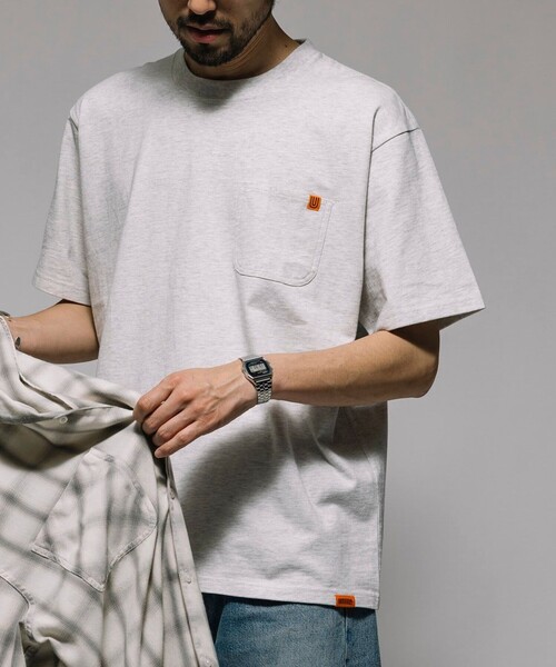 UNIVERSAL OVERALL（ユニバーサルオーバーオール）の「UNIVERSAL OVERALL/ユニバーサルオーバーオール 別注 ワークポケット TEE（Tシャツ/カットソー・メンズ・ライトグレー/ホワイト/オリーブ/ブラック・LARGE/MEDIUM）」の3枚目の写真