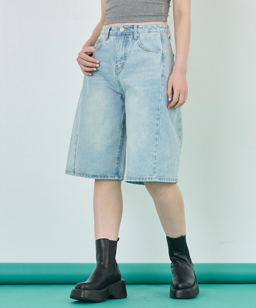 ANAP（アナップ）の「ウォッシュ 加工 ハーフ デニム パンツ（デニムパンツ・レディース・ブルー/ライトブルー・S/M）」の2枚目の写真