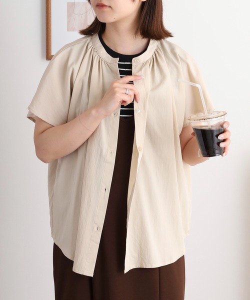 atONE(アットワン)の「RNクールタッチ接触冷感フレアギャザーブラウス(シャツ/ブラウス・レディース・ブラック/オフホワイト/ブルー/ベージュ・L/M/3L/LL)」の1枚目の写真