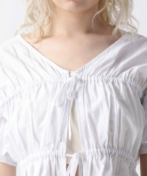 FOREVER 21（フォーエバー トゥエンティーワン）の「【2025SS】フロントリボンコットンパフブラウス（シャツ/ブラウス・レディース・オフホワイト/ブラック/ベージュ・FREE）」の22枚目の写真