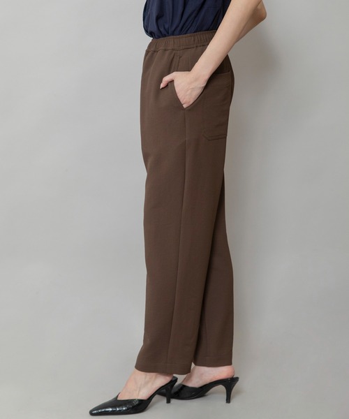 Munich(ミューニック)の「【UVカット】【接触冷感】【吸水・速乾性】ストレッチドビーテーパードパンツ(スラックス・レディース・ブラック/ブラウン/カーキ・M/S/XS)」の20枚目の写真