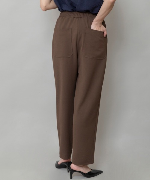 Munich(ミューニック)の「【UVカット】【接触冷感】【吸水・速乾性】ストレッチドビーテーパードパンツ(スラックス・レディース・ブラック/ブラウン/カーキ・M/S/XS)」の19枚目の写真