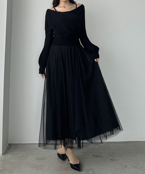 Louere(ルエレ)の「カシュクールニット+ラッフルチュールキャミワンピースSET(ワンピース・レディース・アイボリー/ブラック/チャコール・LARGE/MEDIUM/SMALL)」の3枚目の写真