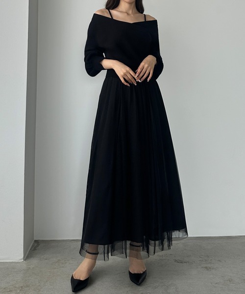Louere(ルエレ)の「カシュクールニット+ラッフルチュールキャミワンピースSET(ワンピース・レディース・アイボリー/ブラック/チャコール・LARGE/MEDIUM/SMALL)」の4枚目の写真