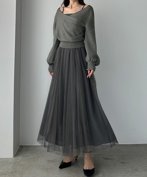 Louere(ルエレ)の「カシュクールニット+ラッフルチュールキャミワンピースSET(ワンピース・レディース・アイボリー/ブラック/チャコール・LARGE/MEDIUM/SMALL)」の19枚目の写真