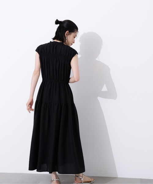 N.(N. Natural Beauty Basic)(エヌエヌナチュラルビューティーベーシック)の「フレンチスリーブギャザーワンピース(ワンピース・レディース・ブラック/ブルー/グリーン・MEDIUM)」の6枚目の写真