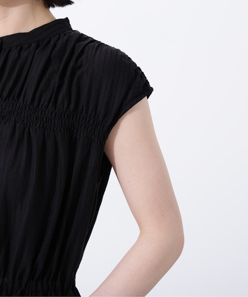 N.(N. Natural Beauty Basic)(エヌエヌナチュラルビューティーベーシック)の「フレンチスリーブギャザーワンピース(ワンピース・レディース・ブラック/ブルー/グリーン・MEDIUM)」の14枚目の写真