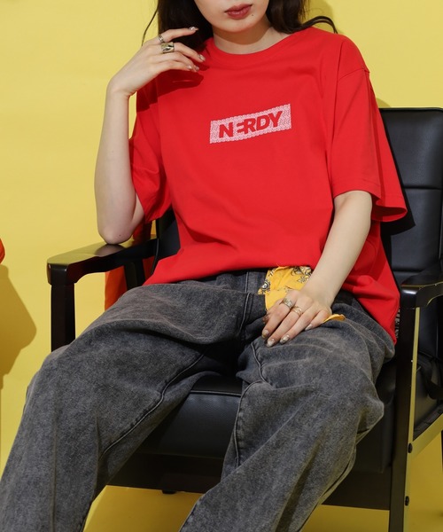 NERDY（ノルディ）の「ブレンク フレーム ロゴ 半袖 Tシャツ（Tシャツ/カットソー・メンズ・ホワイト/レッド/ブラック・L/S/M）」の3枚目の写真