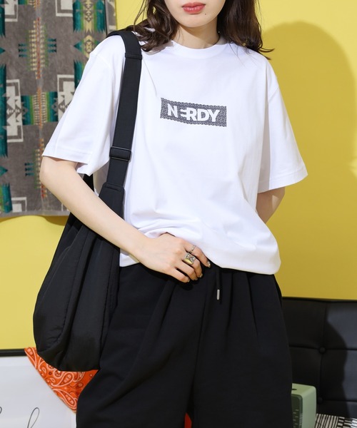 NERDY（ノルディ）の「ブレンク フレーム ロゴ 半袖 Tシャツ（Tシャツ/カットソー・メンズ・ホワイト/レッド/ブラック・L/S/M）」の11枚目の写真