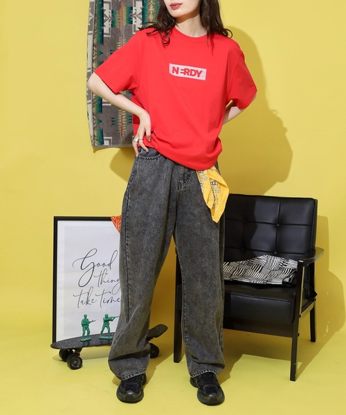 NERDY（ノルディ）の「ブレンク フレーム ロゴ 半袖 Tシャツ（Tシャツ/カットソー・メンズ・ホワイト/レッド/ブラック・L/S/M）」の7枚目の写真