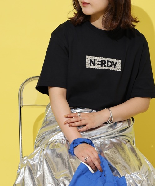 NERDY（ノルディ）の「ブレンク フレーム ロゴ 半袖 Tシャツ（Tシャツ/カットソー・メンズ・ホワイト/レッド/ブラック・L/S/M）」の16枚目の写真