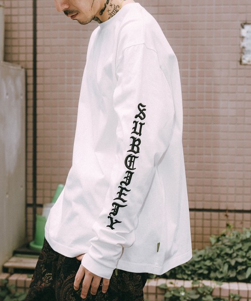 Subciety（サブサエティ）の「Sleeve embroidery tee（Tシャツ/カットソー・メンズ・ホワイト/オレンジ/イエロー/ブラック・X-LARGE/LARGE/MEDIUM/SMALL）」の2枚目の写真