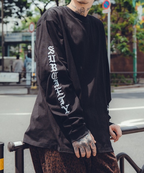 Subciety（サブサエティ）の「Sleeve embroidery tee（Tシャツ/カットソー・メンズ・ホワイト/オレンジ/イエロー/ブラック・X-LARGE/LARGE/MEDIUM/SMALL）」の3枚目の写真
