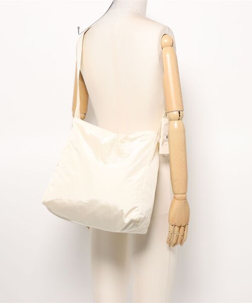 NOLITA LABORATORY（ノリータラボラトリー）の「【 NOLITA / ノリータ 】パスケース付き ナイロン シンプル プレーン ショルダーバッグ（ショルダーバッグ・メンズ・アイボリー/ブラック/グレイッシュベージュ/レッド・FREE）」の19枚目の写真