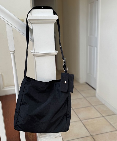 NOLITA LABORATORY（ノリータラボラトリー）の「【 NOLITA / ノリータ 】パスケース付き ナイロン シンプル プレーン ショルダーバッグ（ショルダーバッグ・メンズ・アイボリー/ブラック/グレイッシュベージュ/レッド・FREE）」の2枚目の写真