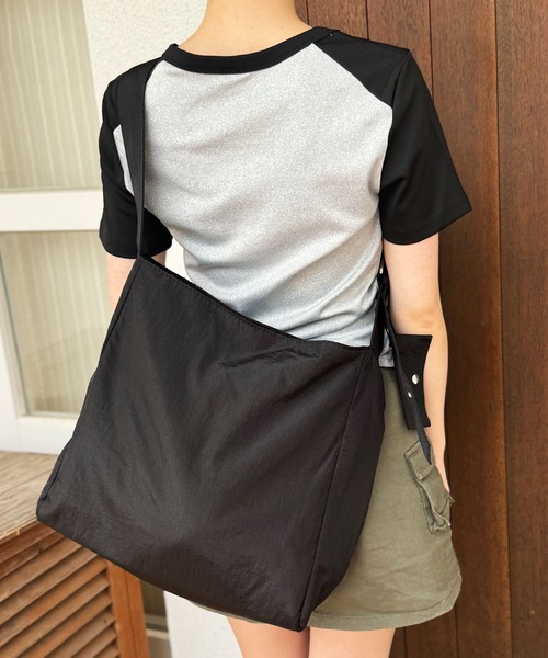 NOLITA LABORATORY（ノリータラボラトリー）の「【 NOLITA / ノリータ 】パスケース付き ナイロン シンプル プレーン ショルダーバッグ（ショルダーバッグ・メンズ・アイボリー/ブラック/グレイッシュベージュ/レッド・FREE）」の6枚目の写真