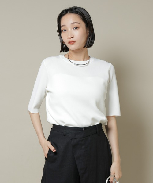 NANO universe（ナノユニバース）の「洗濯機洗い可UVカット接触冷感半袖ニット（ニット/セーター・レディース・ホワイト/ブラック/ブルー・FREE）」の2枚目の写真