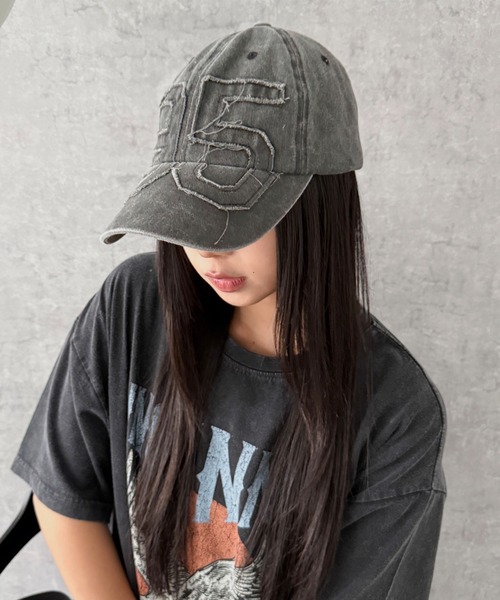WEGO（ウィゴー）の「WEGO/ナンバリングアップリケキャップ（キャップ・レディース・ブラック/ブルー系1・FREE）」の2枚目の写真