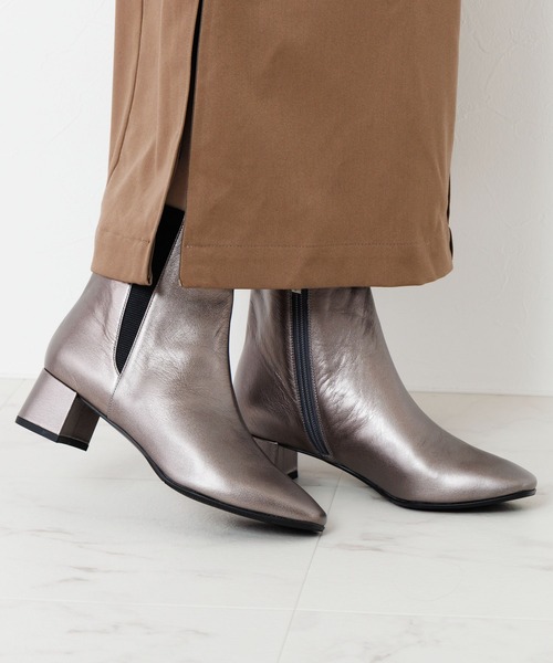 HIMIKO（ヒミコ）の「【HIMIKO】【撥水】スクエアトゥサイドゴアブーツ/651411（ブーツ・レディース・ダークブラウン/ガンメタ/ブラック・23.0cm/24.5cm/24.0cm/26.0cm/25.0cm/23.5cm/22.5cm/22.0cm/25.5cm）」の3枚目の写真