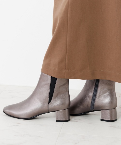 HIMIKO（ヒミコ）の「【HIMIKO】【撥水】スクエアトゥサイドゴアブーツ/651411（ブーツ・レディース・ダークブラウン/ガンメタ/ブラック・23.0cm/24.5cm/24.0cm/26.0cm/25.0cm/23.5cm/22.5cm/22.0cm/25.5cm）」の12枚目の写真