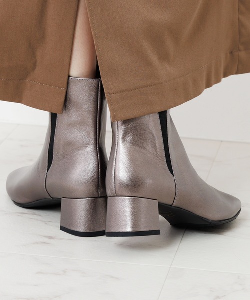 HIMIKO（ヒミコ）の「【HIMIKO】【撥水】スクエアトゥサイドゴアブーツ/651411（ブーツ・レディース・ダークブラウン/ガンメタ/ブラック・23.0cm/24.5cm/24.0cm/26.0cm/25.0cm/23.5cm/22.5cm/22.0cm/25.5cm）」の15枚目の写真