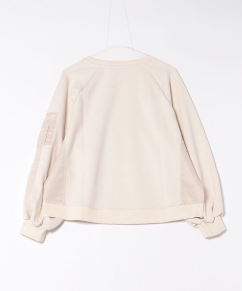UNDOVE(アンドゥーブ)の「UNDOVE【SMART ECO JERSEY】異素材切替プルオーバー (トレーナー/スエット/リブ使い/ポケット付/防シワ/ストレッチ/イージーケア/UV/ウォッシャブル)(Tシャツ/カットソー・レディース・アイボリー系/ブラック・MEDIUM/LARGE/X-LARGE)」の3枚目の写真