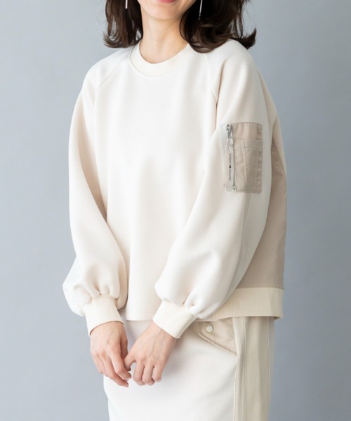 UNDOVE(アンドゥーブ)の「UNDOVE【SMART ECO JERSEY】異素材切替プルオーバー (トレーナー/スエット/リブ使い/ポケット付/防シワ/ストレッチ/イージーケア/UV/ウォッシャブル)(Tシャツ/カットソー・レディース・アイボリー系/ブラック・MEDIUM/LARGE/X-LARGE)」の6枚目の写真
