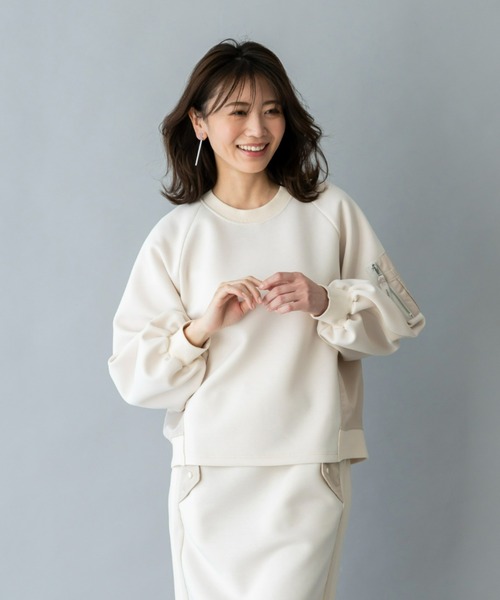 UNDOVE(アンドゥーブ)の「UNDOVE【SMART ECO JERSEY】異素材切替プルオーバー (トレーナー/スエット/リブ使い/ポケット付/防シワ/ストレッチ/イージーケア/UV/ウォッシャブル)(Tシャツ/カットソー・レディース・アイボリー系/ブラック・MEDIUM/LARGE/X-LARGE)」の15枚目の写真