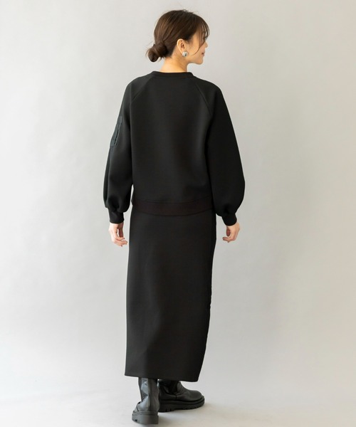 UNDOVE(アンドゥーブ)の「UNDOVE【SMART ECO JERSEY】異素材切替プルオーバー (トレーナー/スエット/リブ使い/ポケット付/防シワ/ストレッチ/イージーケア/UV/ウォッシャブル)(Tシャツ/カットソー・レディース・アイボリー系/ブラック・MEDIUM/LARGE/X-LARGE)」の7枚目の写真