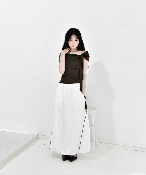 Y/lim(イリム)の「マルチWAYチョーカー付きTシャツ(Tシャツ/カットソー・レディース・ブラック/ブラウン/オフホワイト・M/S)」の9枚目の写真