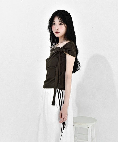 Y/lim(イリム)の「マルチWAYチョーカー付きTシャツ(Tシャツ/カットソー・レディース・ブラック/ブラウン/オフホワイト・M/S)」の14枚目の写真