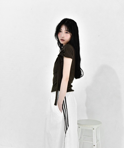 Y/lim(イリム)の「マルチWAYチョーカー付きTシャツ(Tシャツ/カットソー・レディース・ブラック/ブラウン/オフホワイト・M/S)」の16枚目の写真