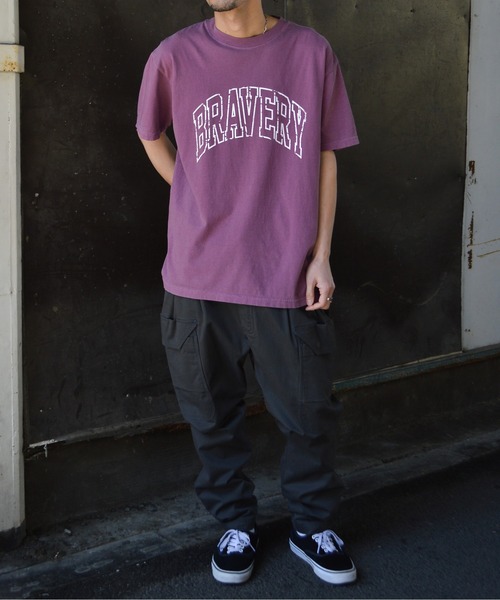 DOUBLE STEAL(ダブルスティール)の「BRAVERYピグメントアーチロゴTシャツ(Tシャツ/カットソー・メンズ・スミクロ/バーガンディー/アイボリー・MEDIUM/LARGE)」の11枚目の写真