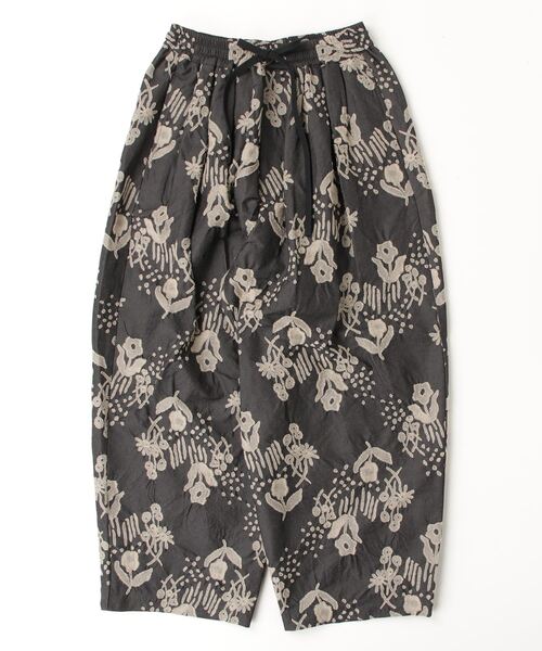 my beautiful landlet(マイビューティフルランドレット)の「【my beautiful landlet】 ORIGINAL FLOWER JACQUARD EASY PANTS(その他パンツ・メンズ・ベージュ/ブラック・1/2/0)」の1枚目の写真
